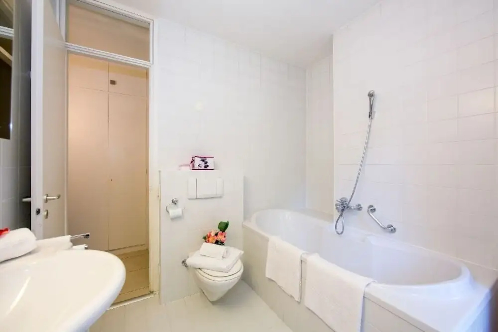 Castagnola Front Lake