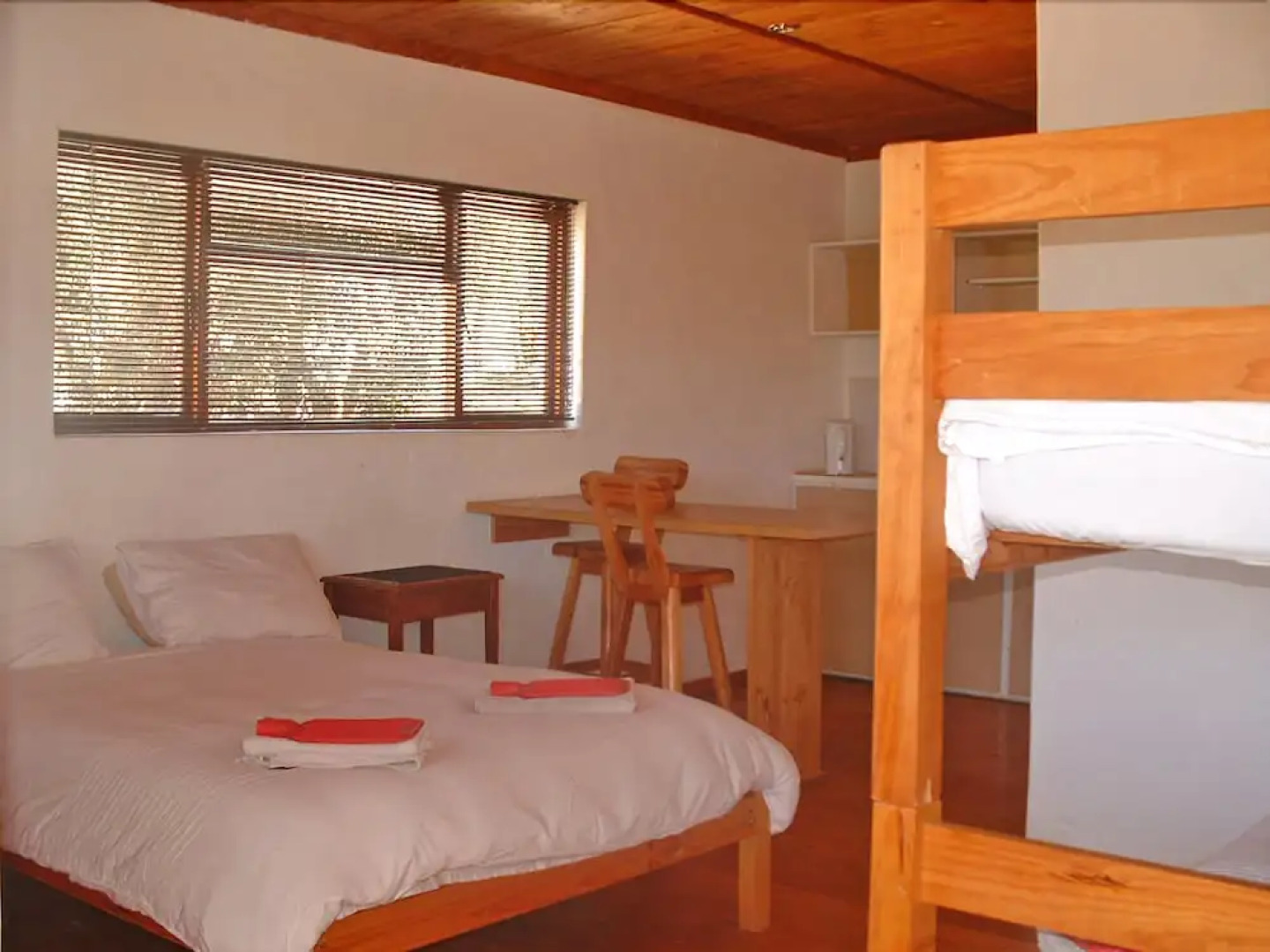 Barrydale Backpackers and Dung Beetle - Hostel