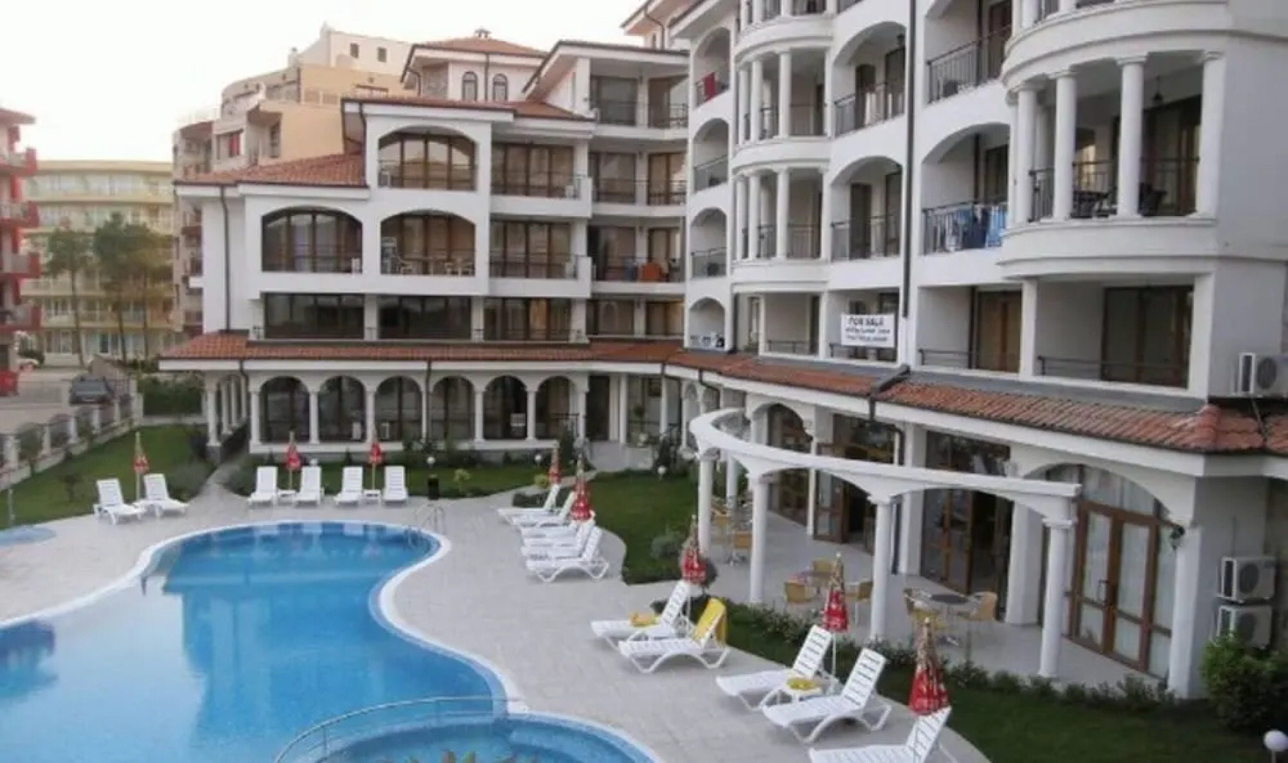 Apartment in Chateau Del Marina Apart Complex