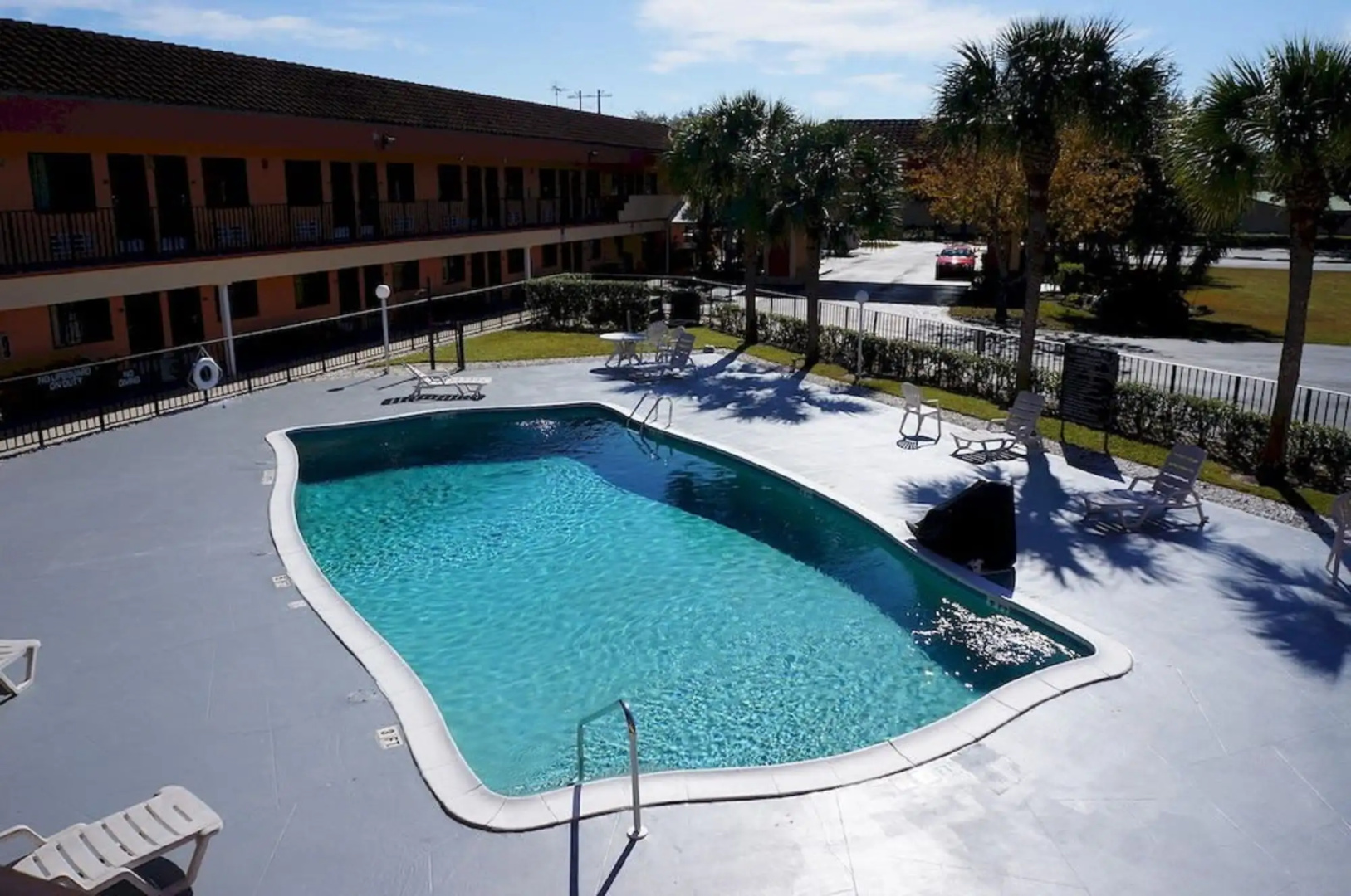 Super 8 By Wyndham Naples