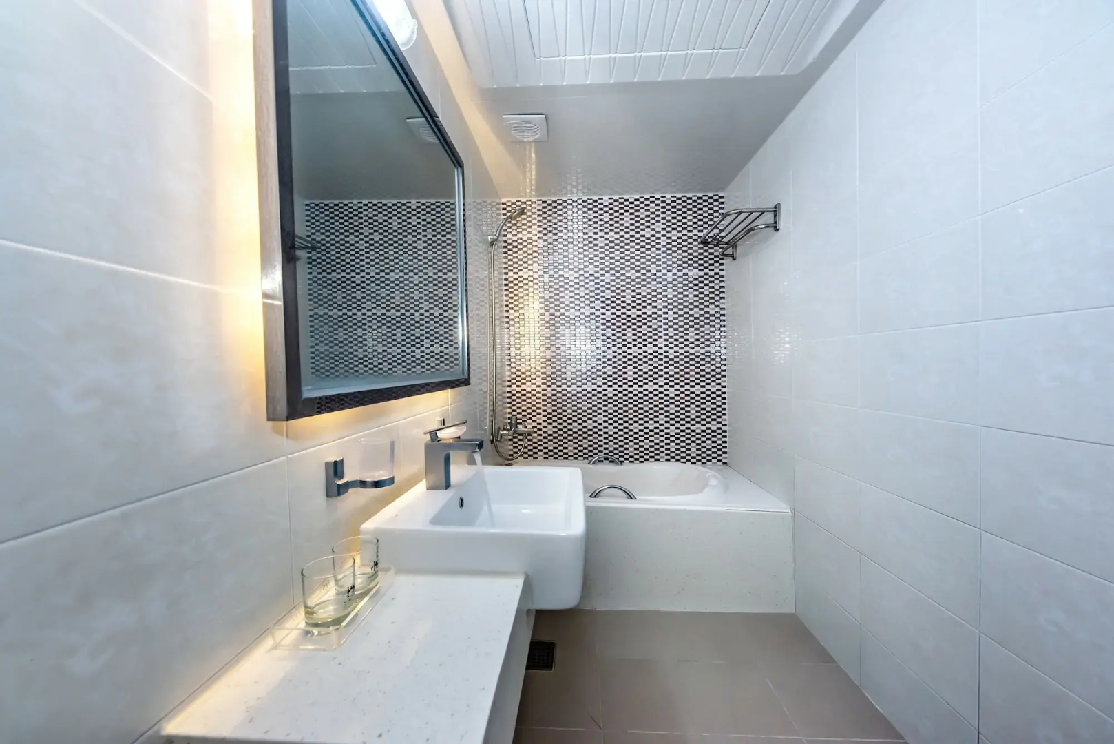 HS Tourist Hotel