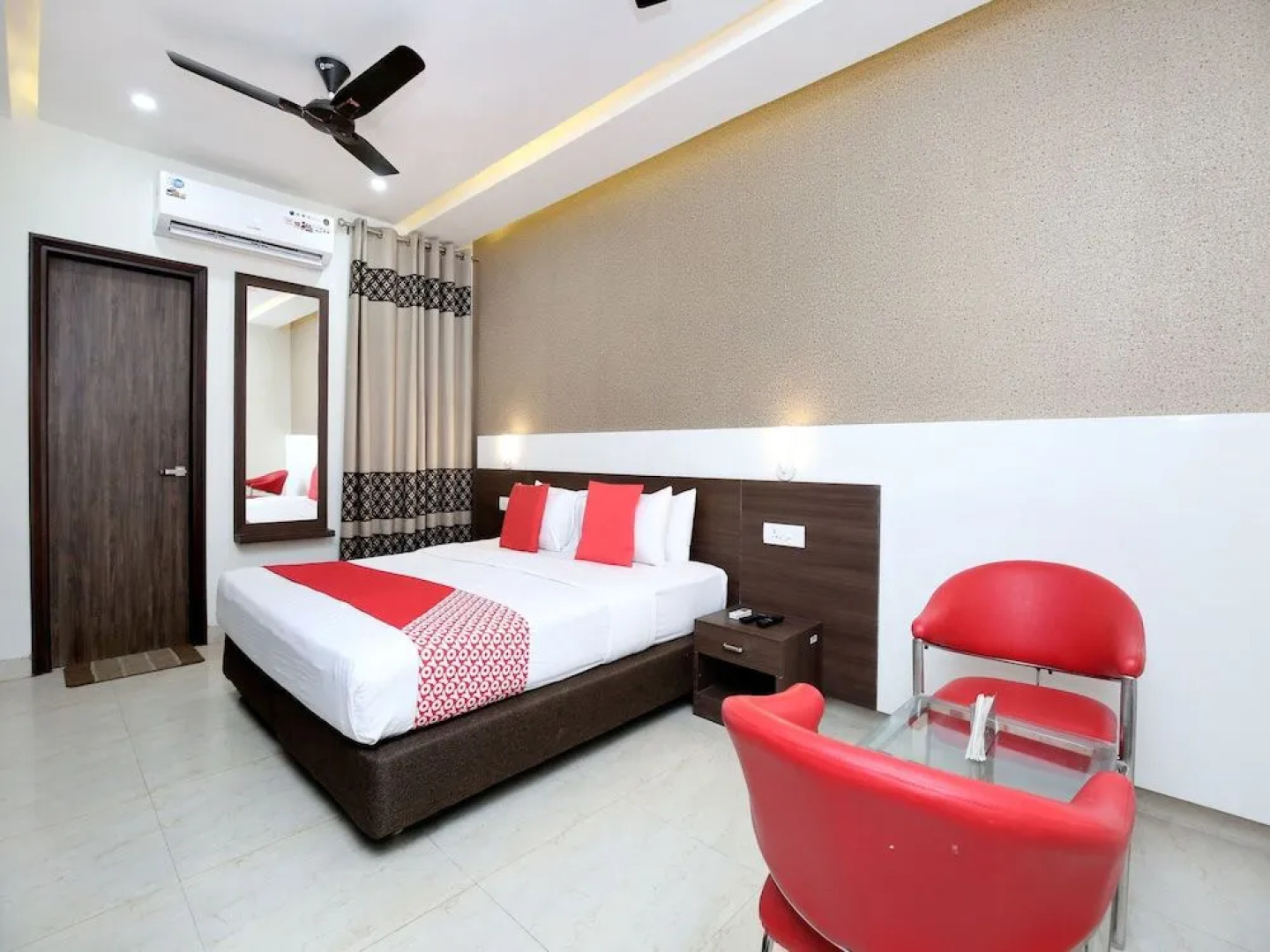 OYO 14981 Hotel Royal MJS