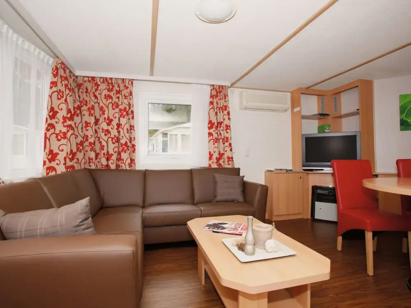 Comfortable Chalet With Combi-microwave, in a Green Area
