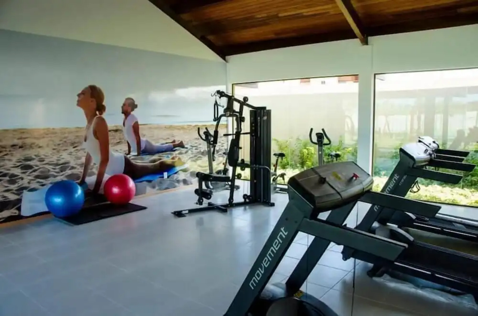 Flat Nui Supreme Beach Living