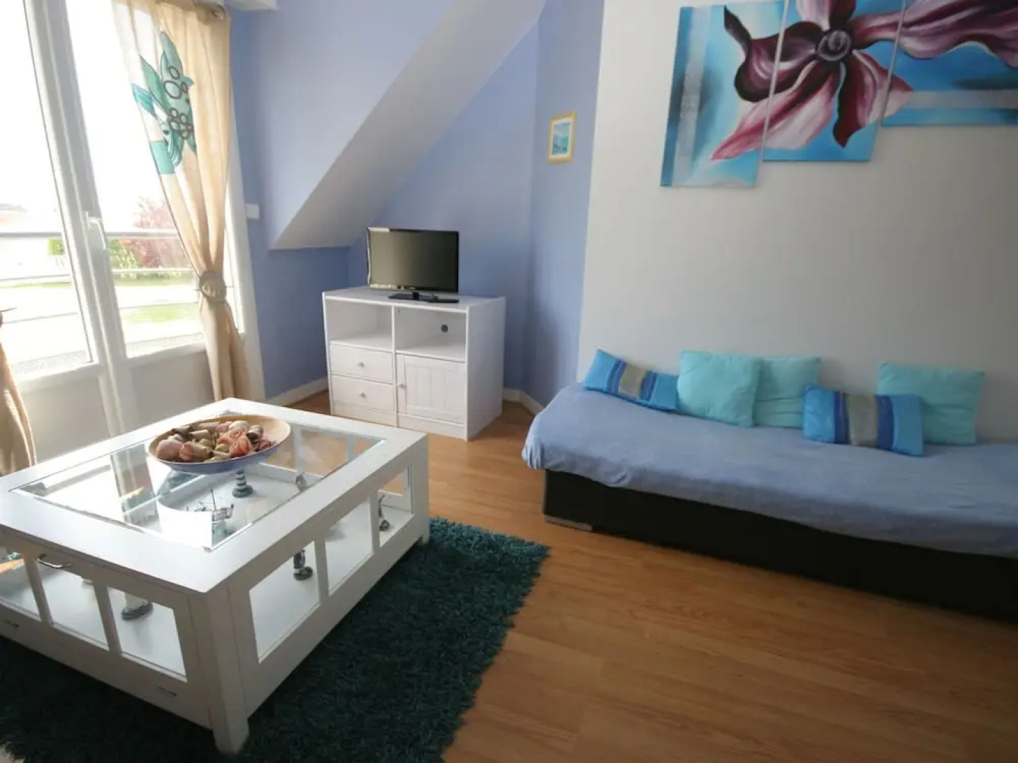 Villa With Indoor Heated Pool and Jacuzzi, Only 1.5 km of Beach and sea