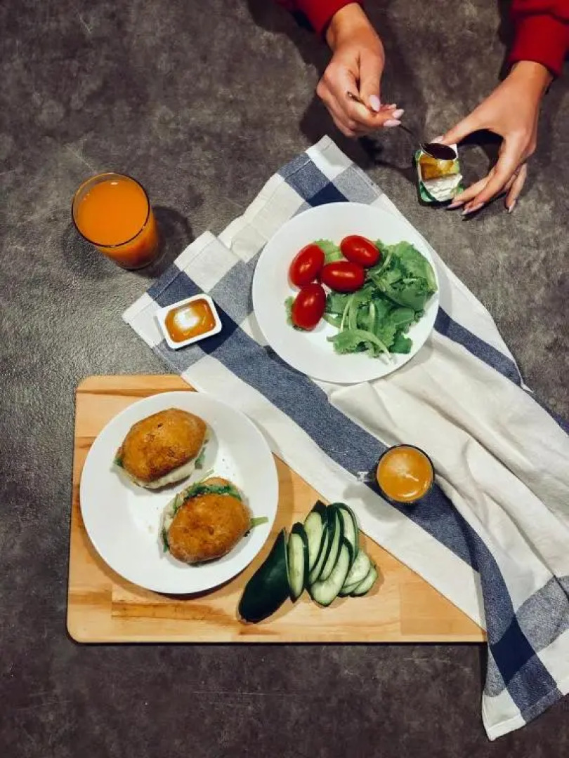 LaCasetta _ Como Lakeview Terrace renovated apartment