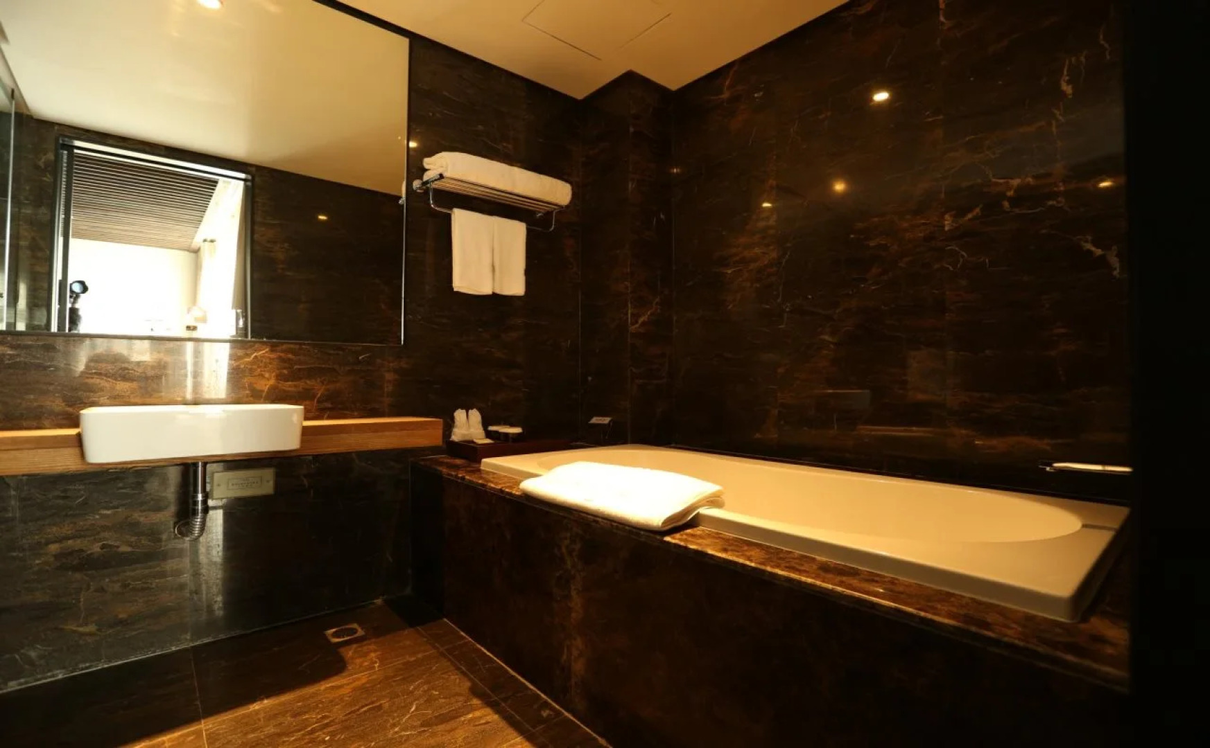 Erhai Lake Reclusive Life