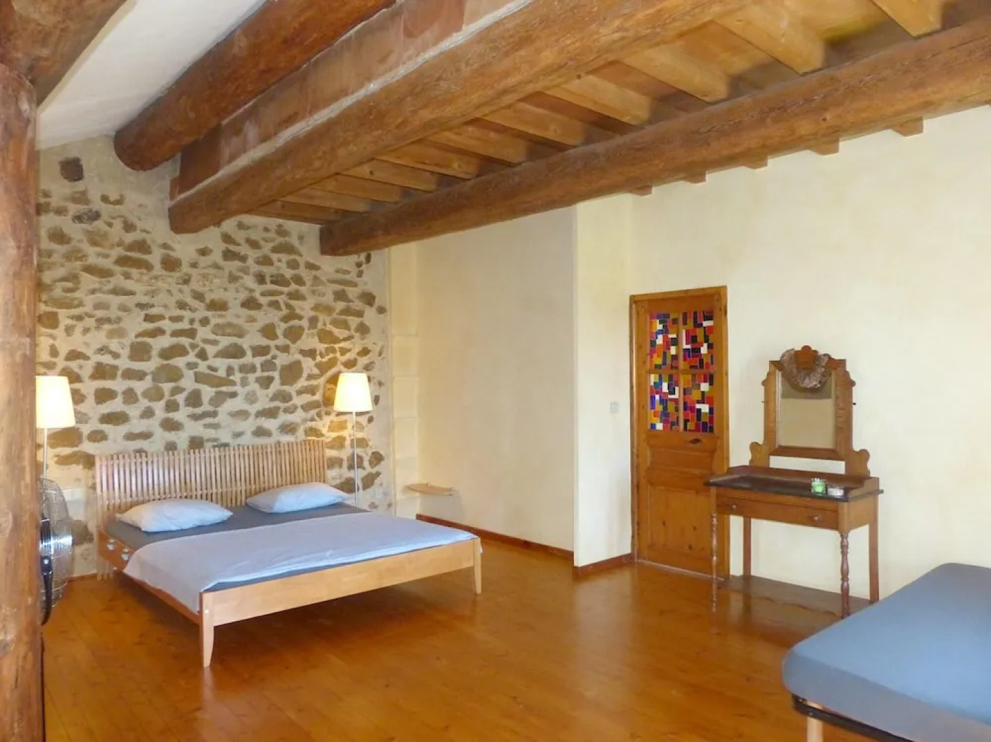 Villa With 5 Bedrooms in Uchaux, With Wonderful Mountain View, Private