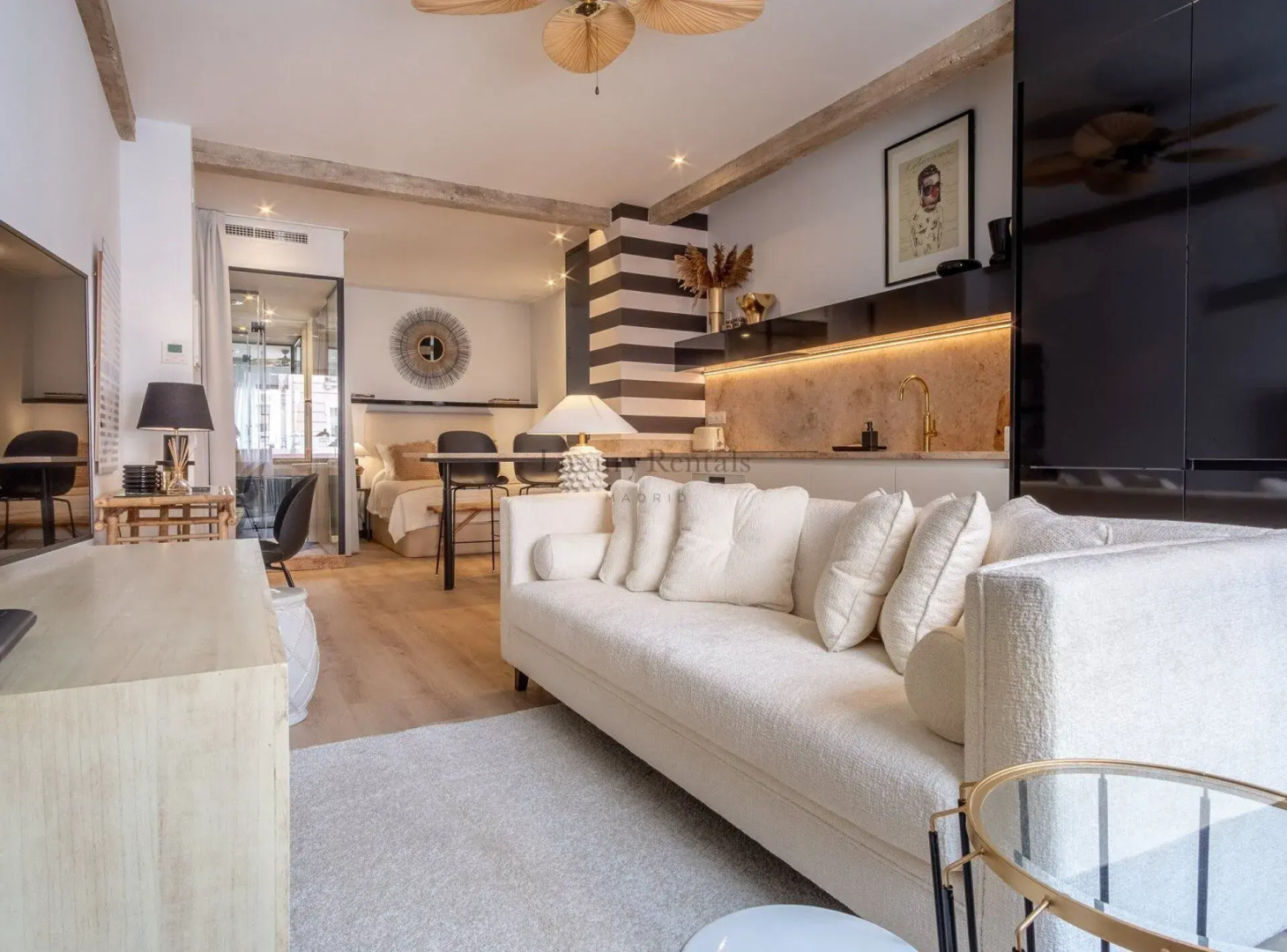 Hostal Gran Via 63 Rooms