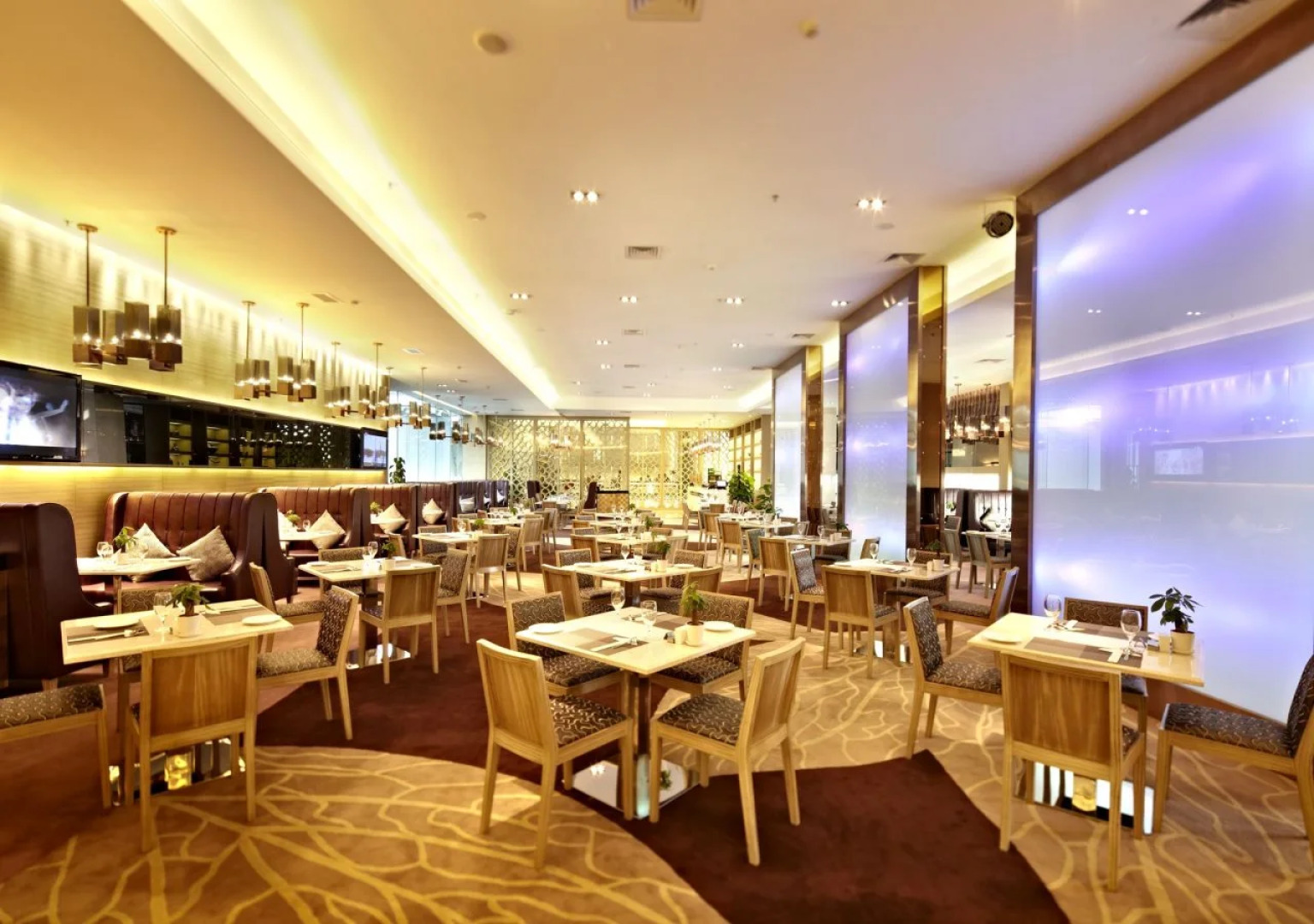 Guangzhou Pearl River International Hotel （Yijing Lu Metro Station）