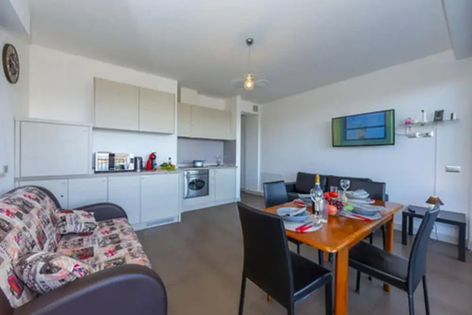 Sole di Meina Pool and Lake View