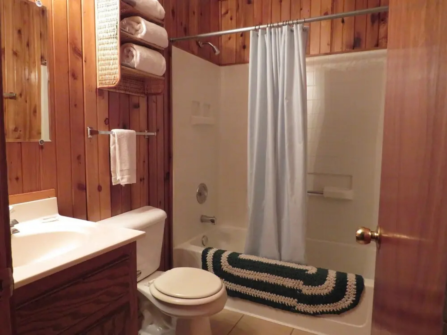 Eagle Nest Cabins & Marina