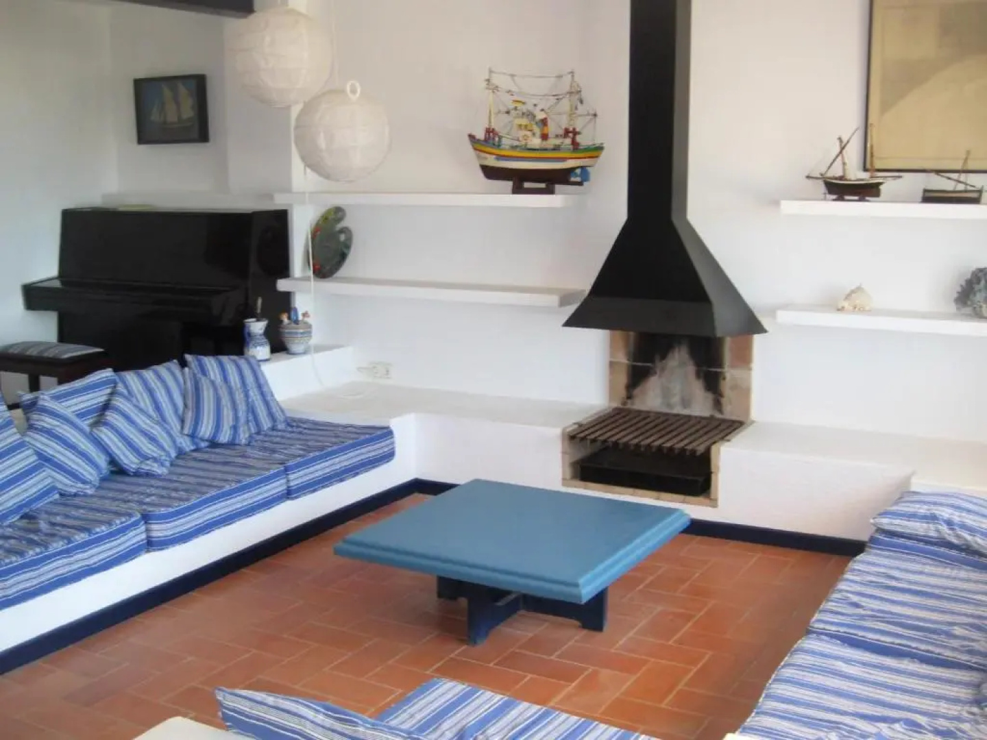 At303 Botigues de Mar