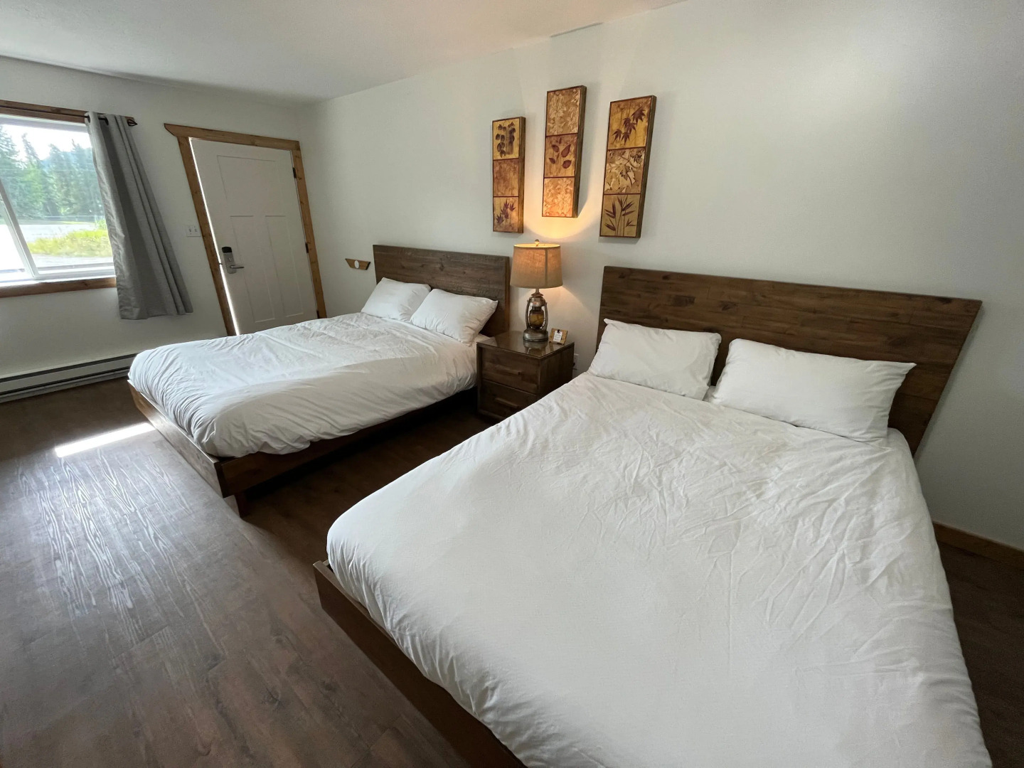 Arctic Divide Inn & Motel