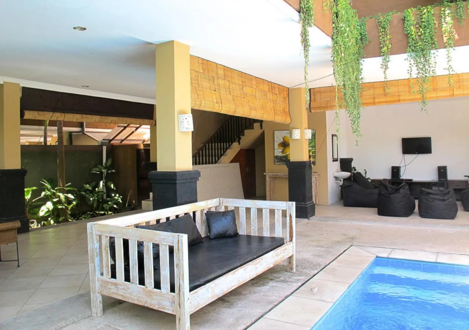 Canggu Surf Hostel