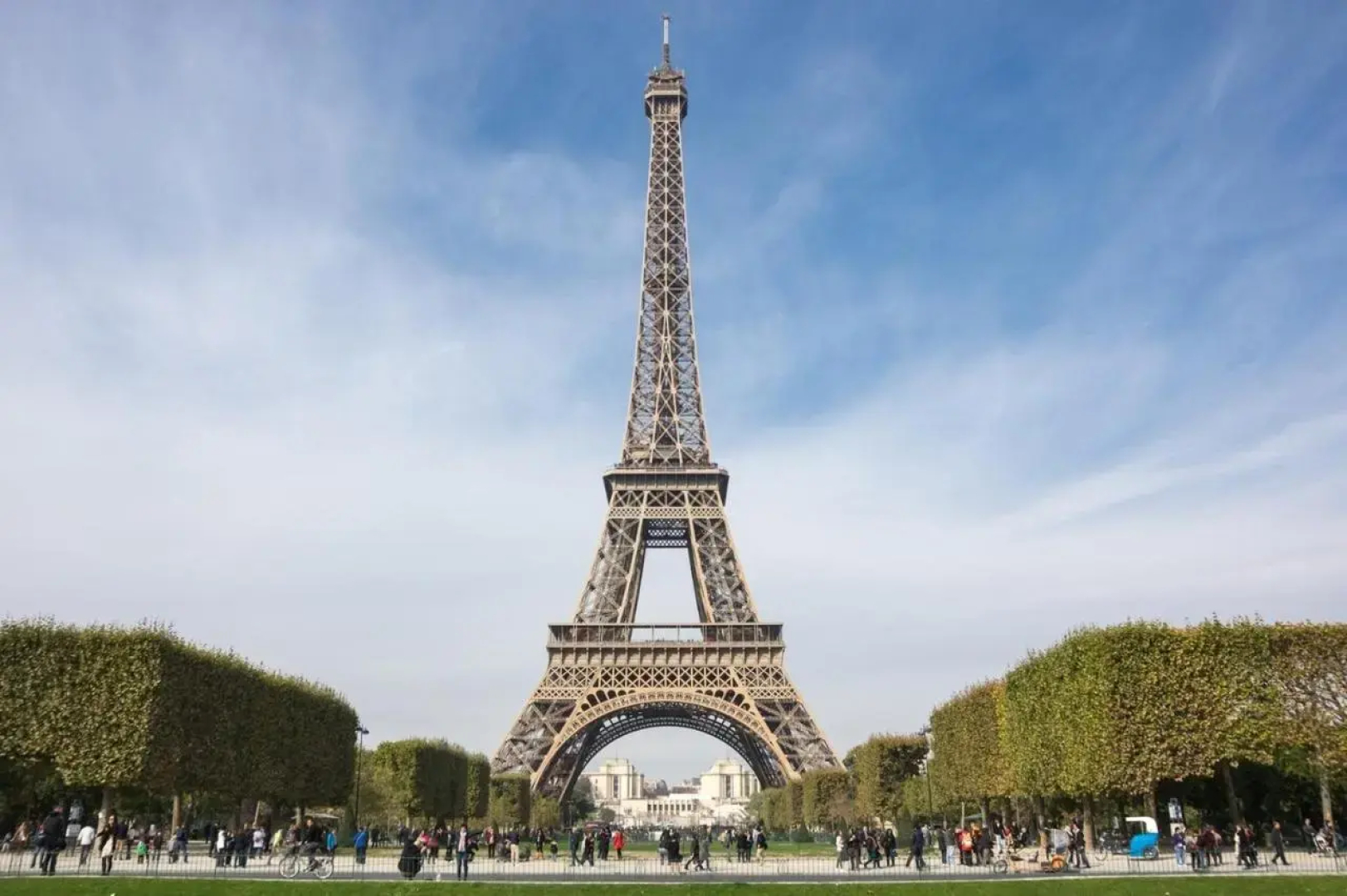 Chic apart with parking near Paris