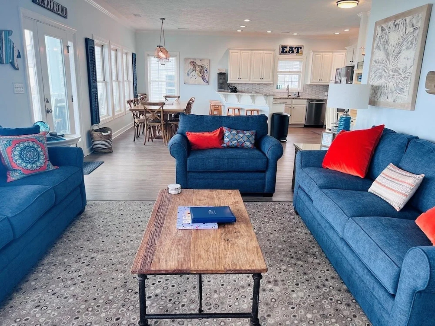 Sunny Times 4 Bedroom Home by RedAwning