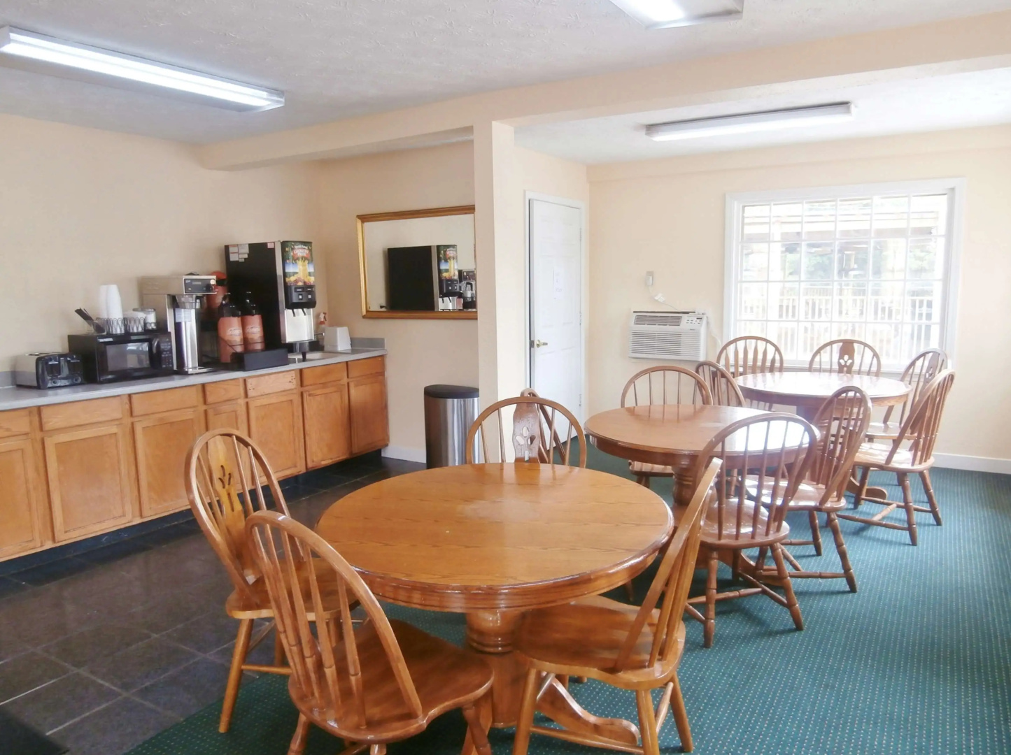 Country Hearth Inn & Suites Cartersville