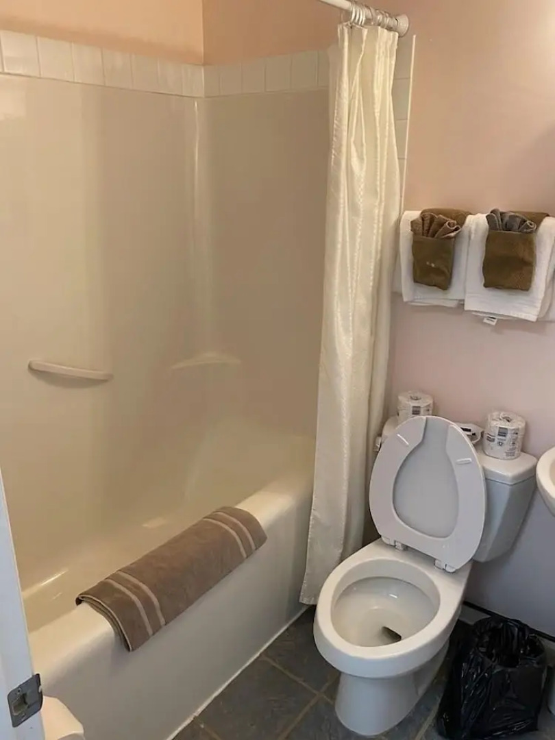 Imperial Hunter Hotel