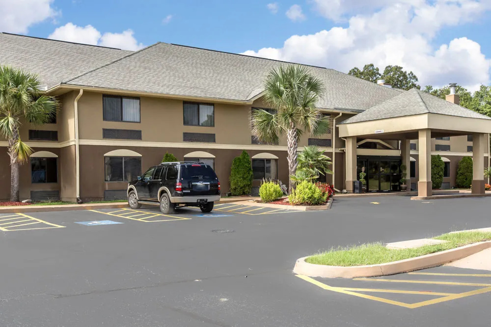 Comfort Inn & Suites at Robins Air Force Base