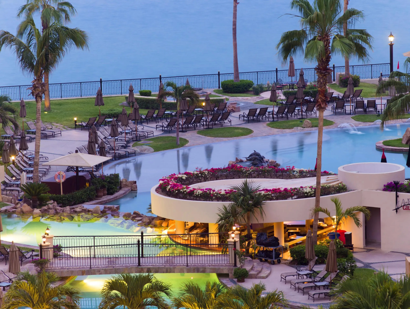 Villa La Estancia Beach Resort & Spa