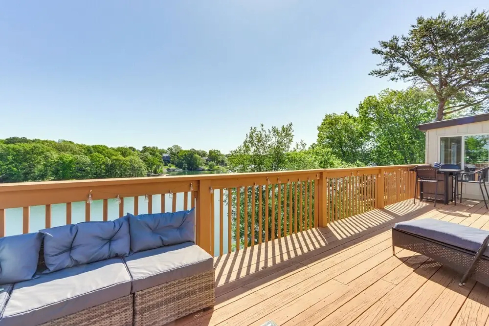 Swim & Boat Docks: Lakefront Gem in Bella Vista!