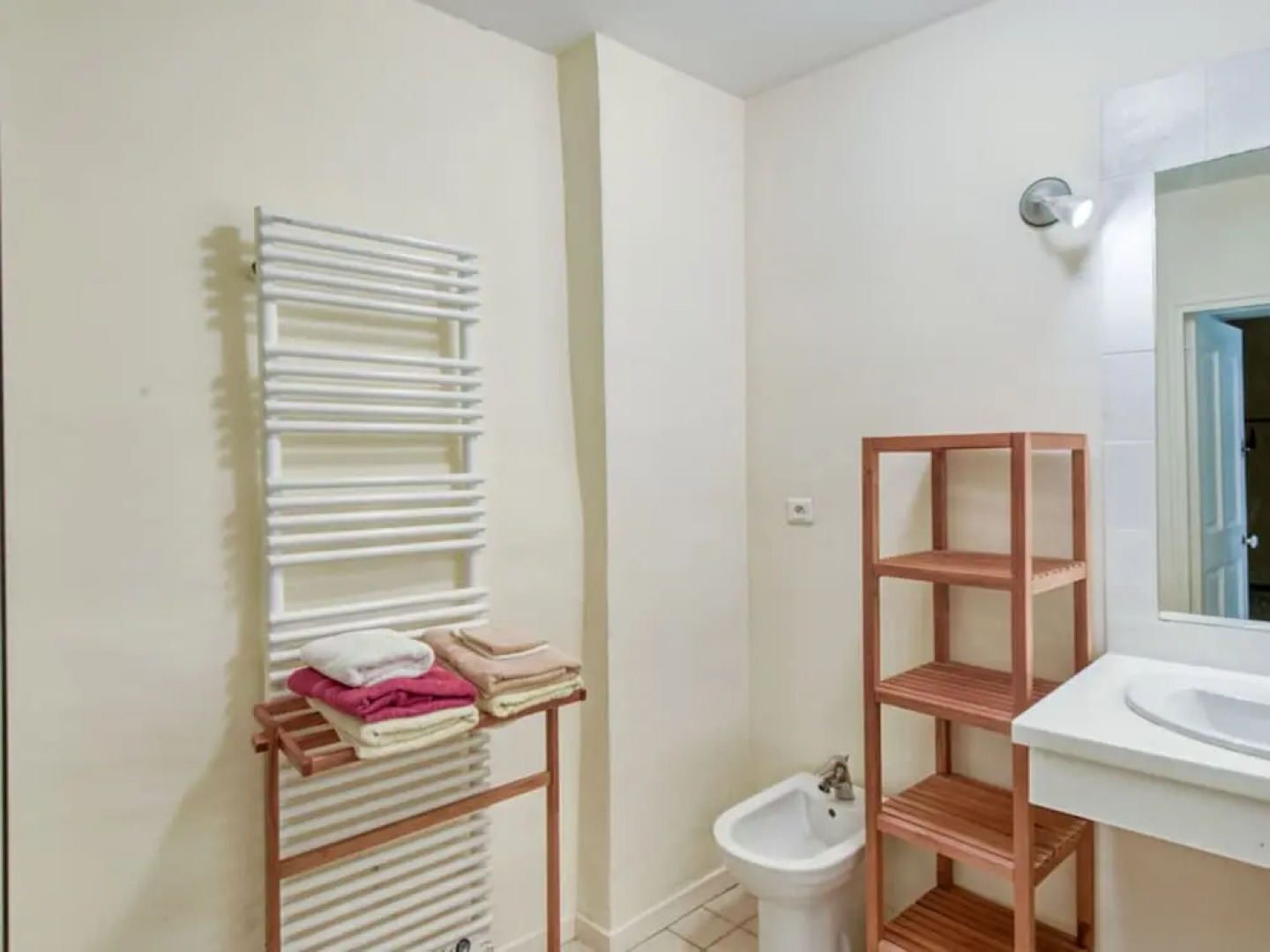 Quaint Holiday Home in Rustrel With Swimming Pool