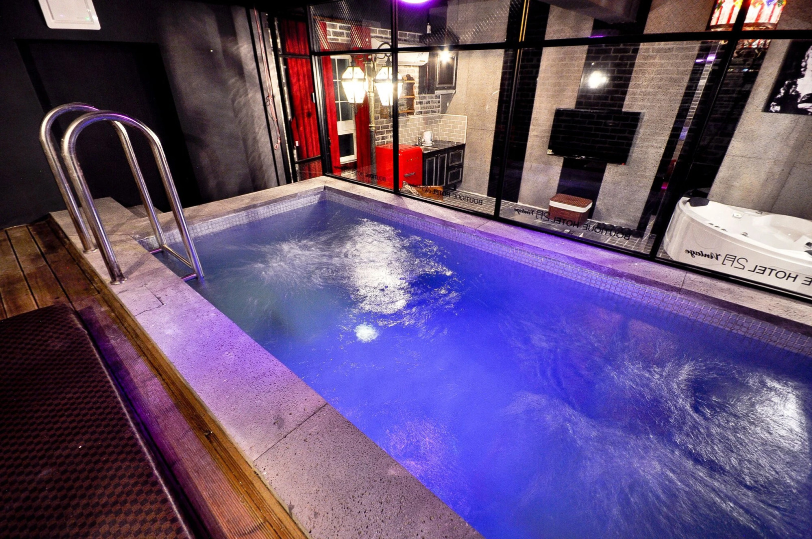 February Hotel Hwanggeum