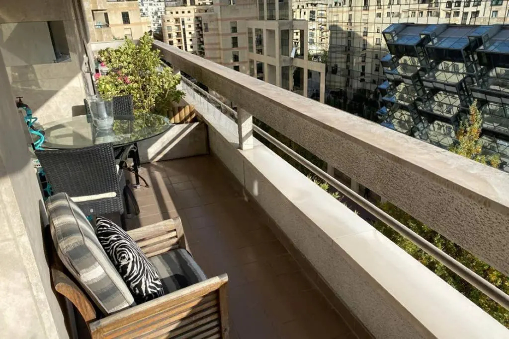 Beautiful Modern Fully Furnished Studio