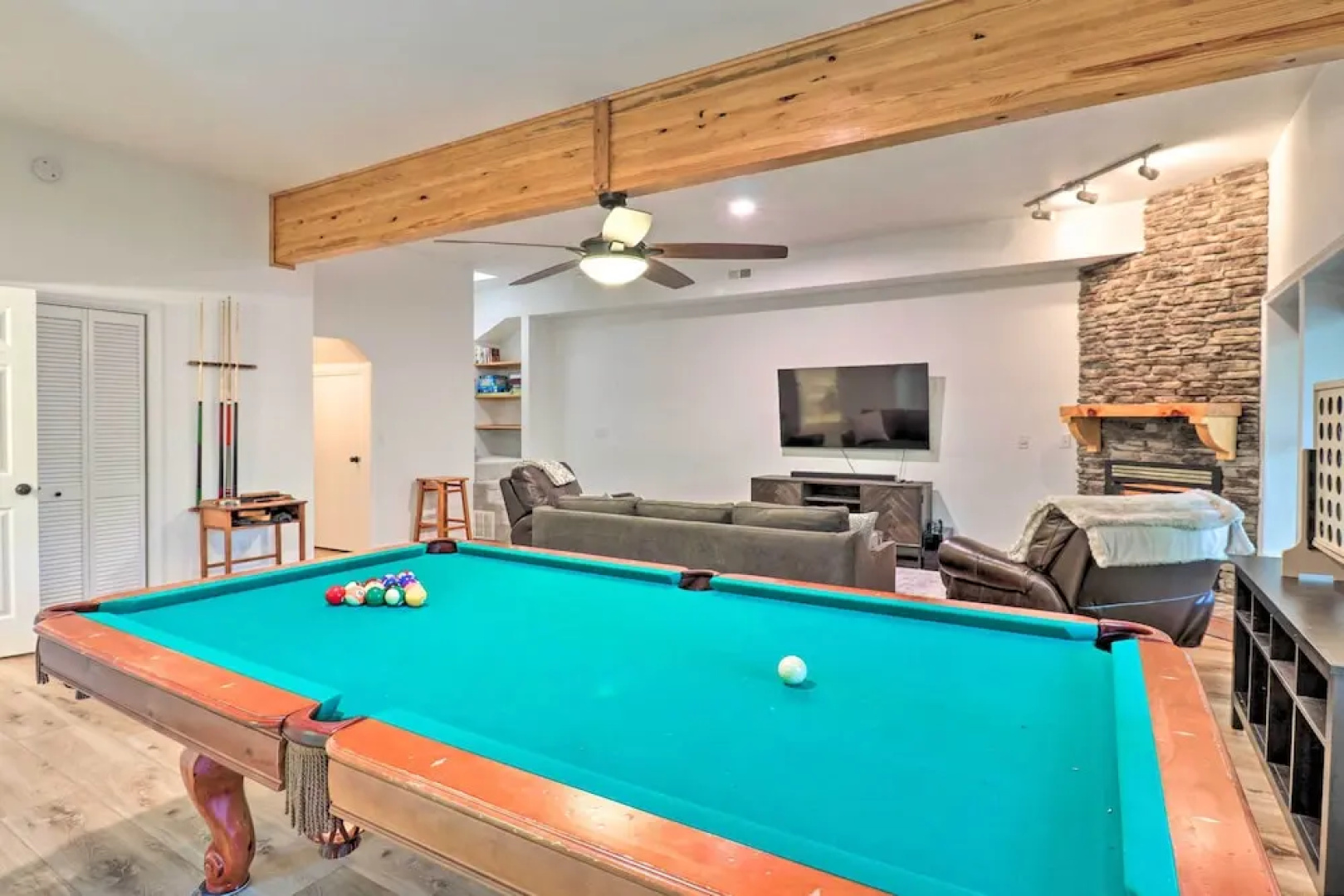 2 Mi to Sapphire Resort: Home w/ Hot Tub & Games!