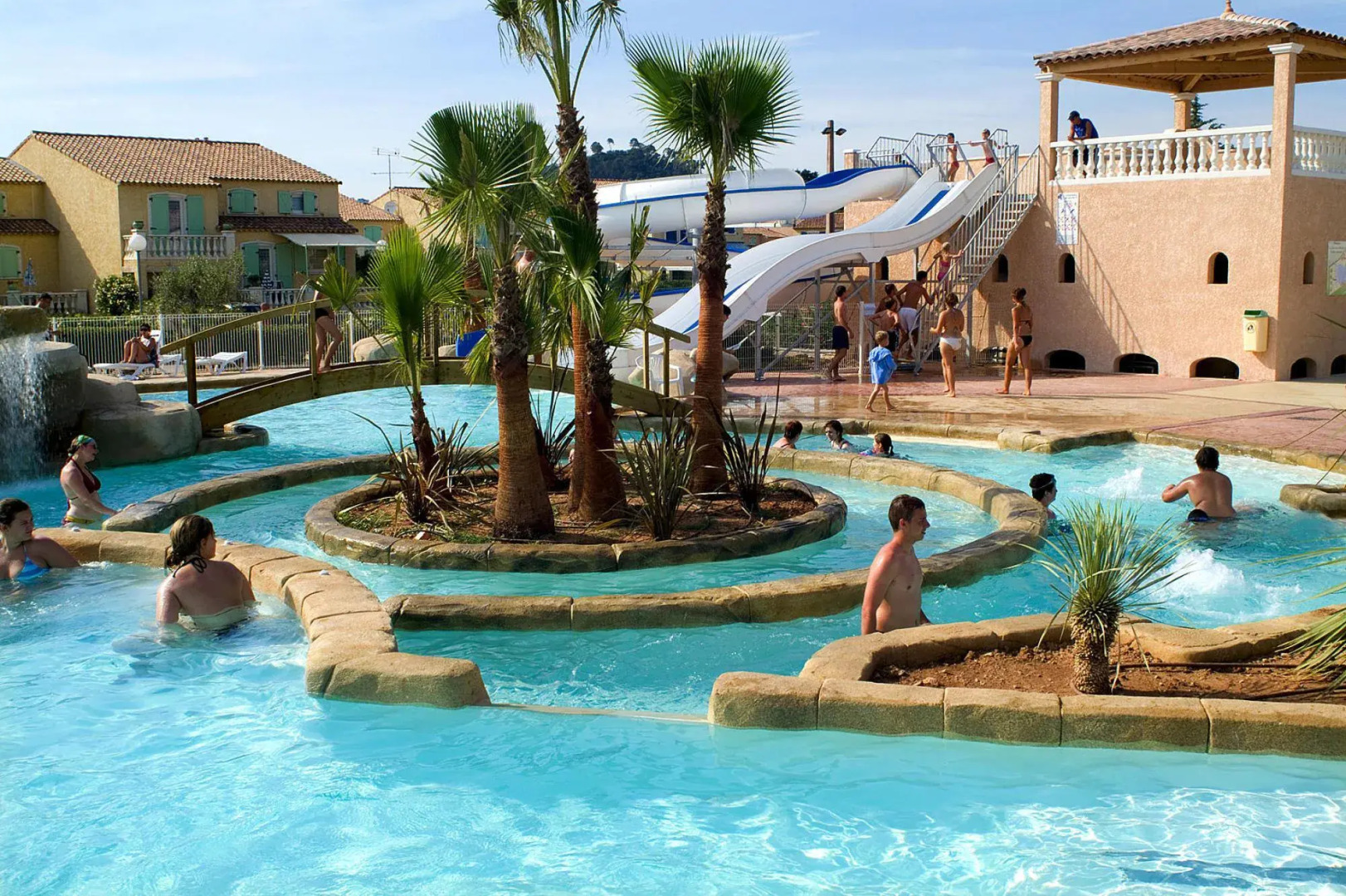 Terraced house with air conditioning in the residence Le Clos des Oliviers