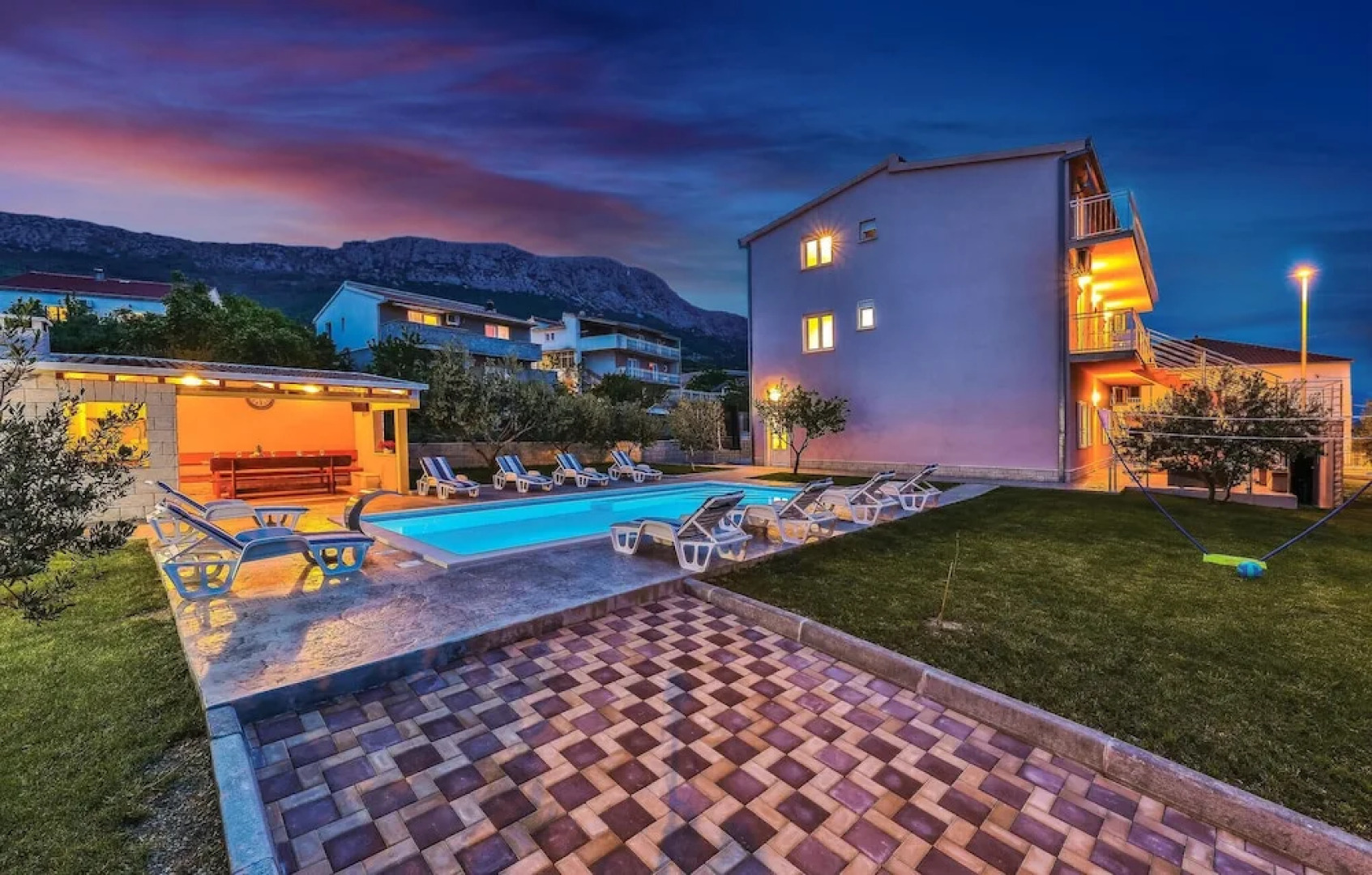 Nice Home in Kastel Kambelovac With Wifi and 4 Bedrooms