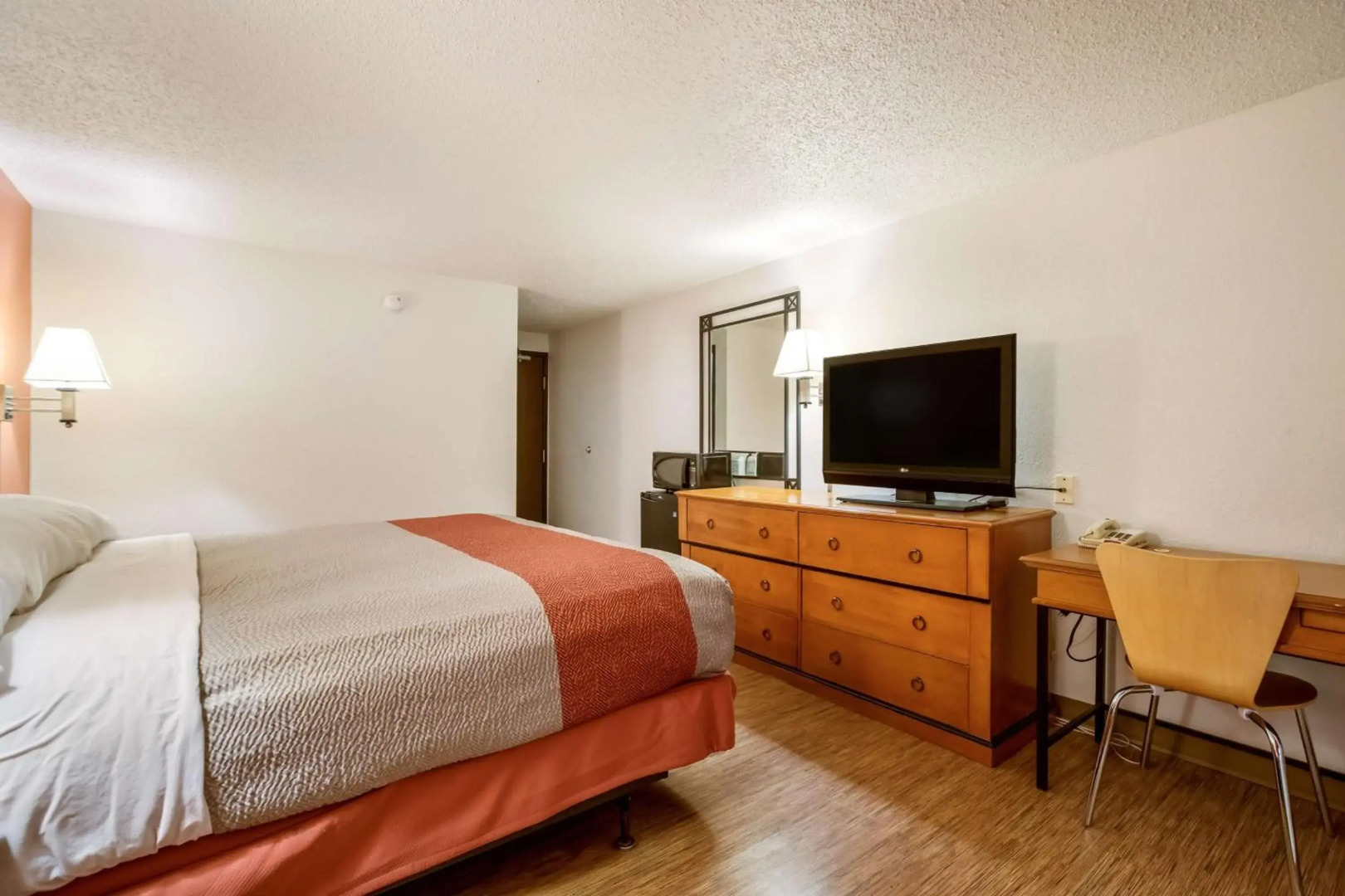 Motel 6 Albert Lea, MN