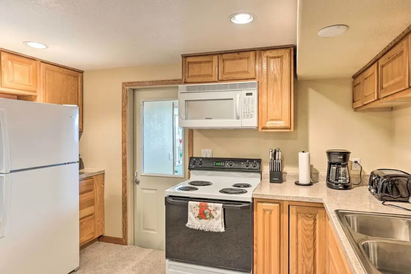 Lead Apartment ~ 5 Mi to Terry Peak Skiing!