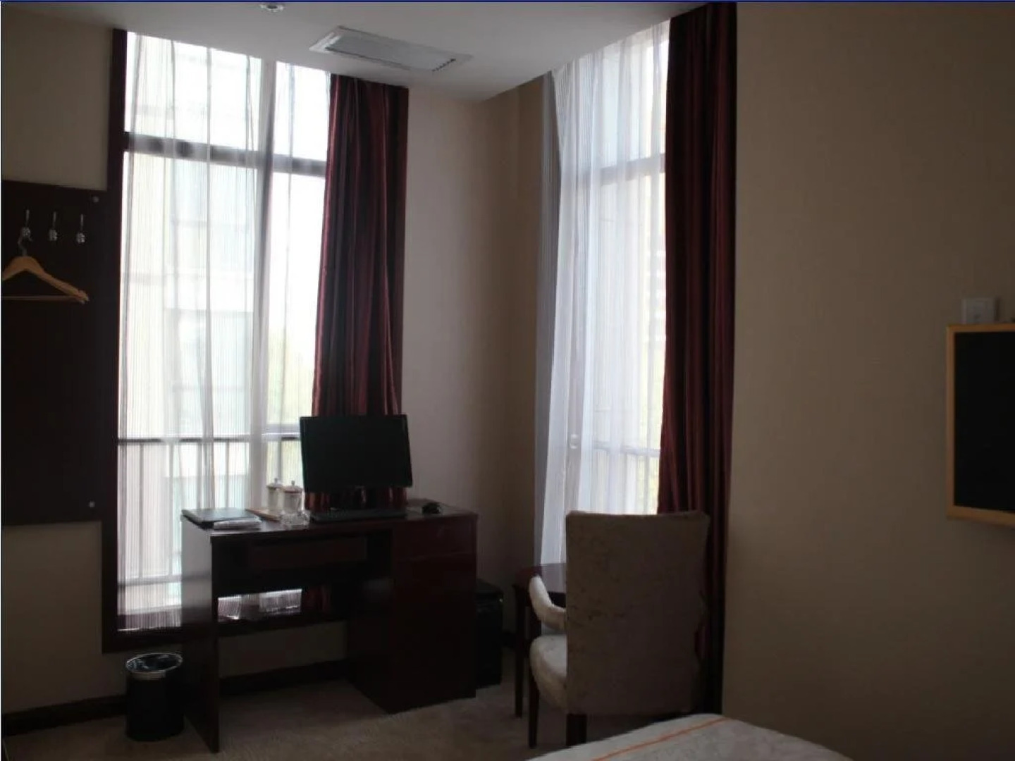 Fulin Business Hotel