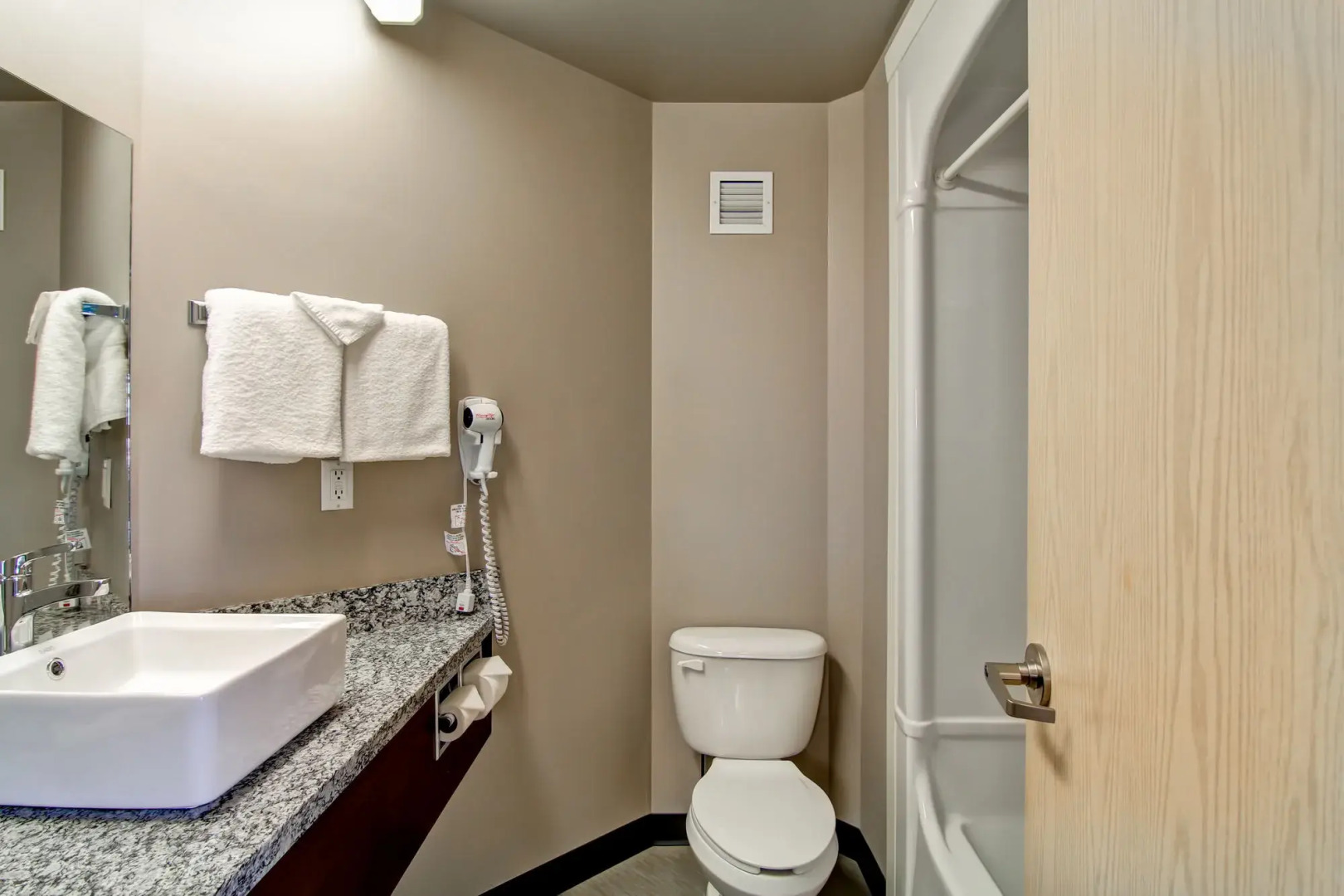 Home Inn Express - Medicine Hat