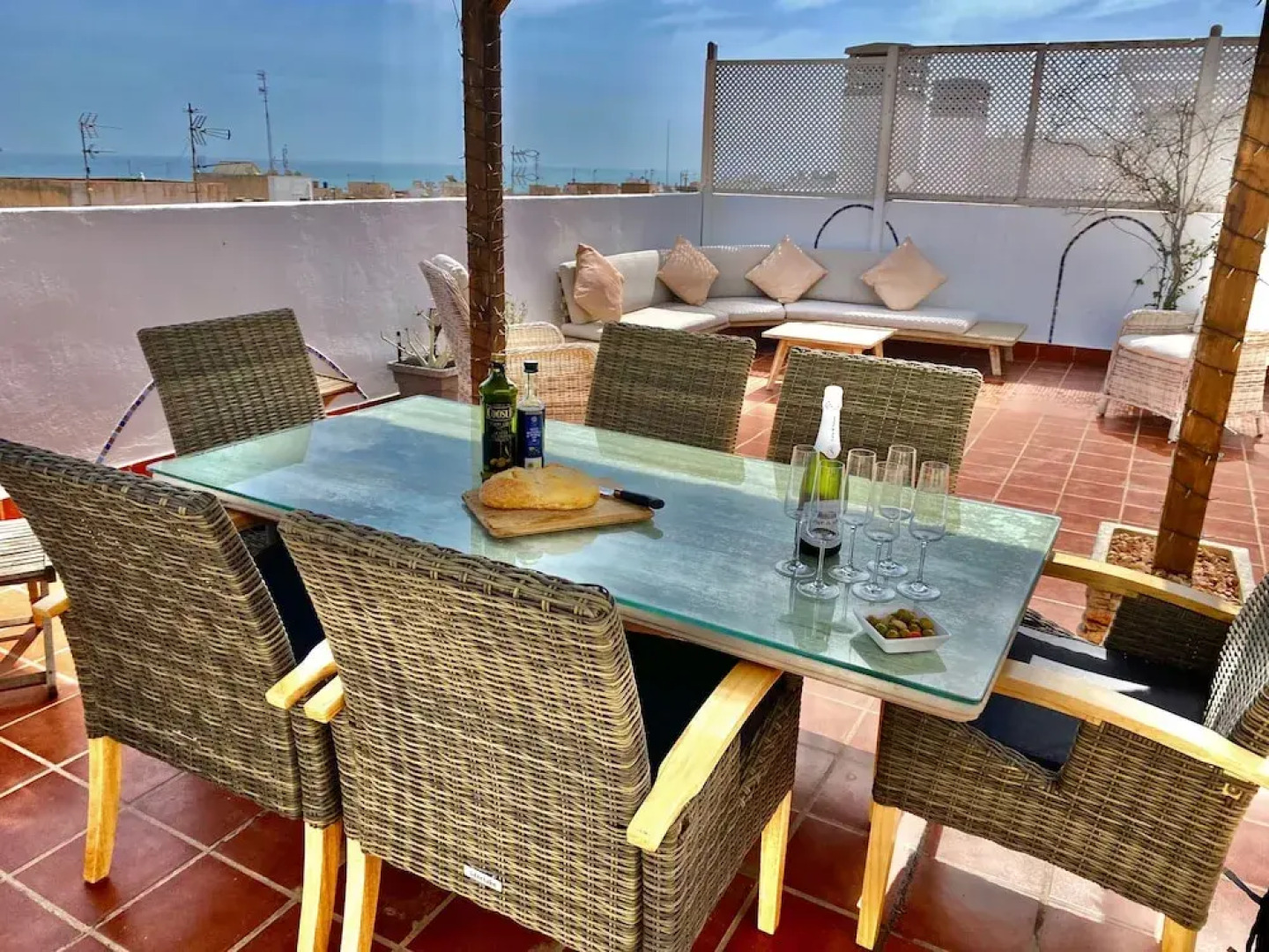 3bed Penthouse With Large Terrace & Sea View