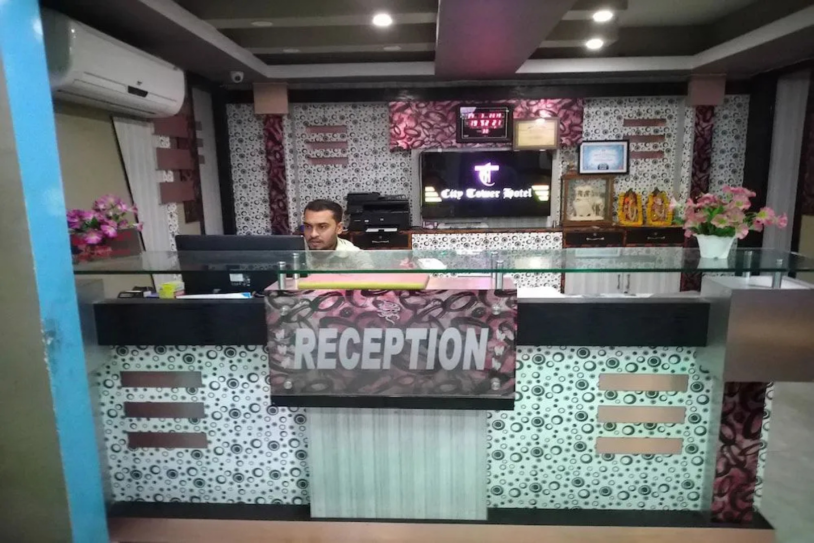 OYO 36065 City Tower Hotel