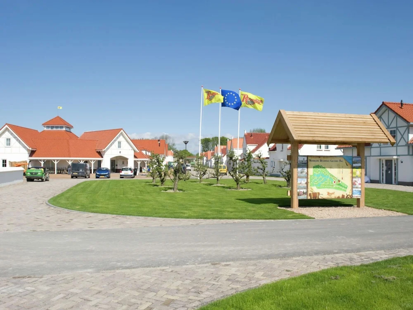 Semi-detached, Comfortable Villa With Wifi, Beach at 400 m