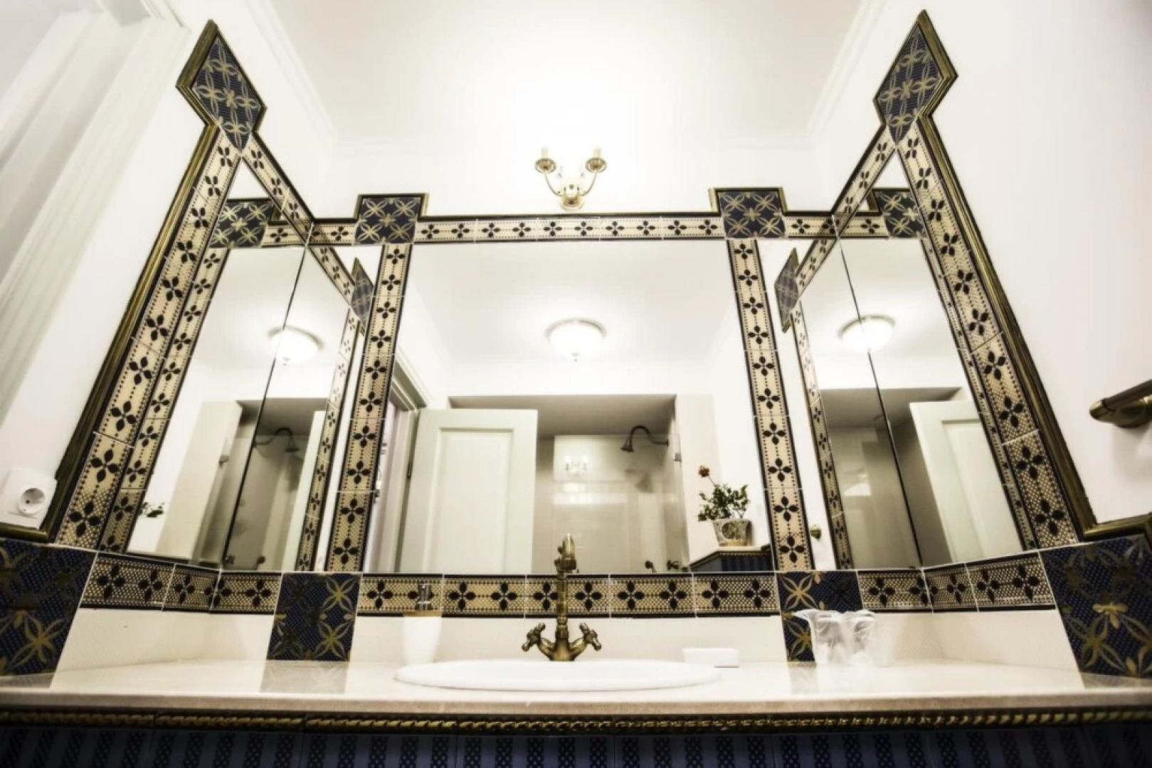 Casa din Bran- Inn Center