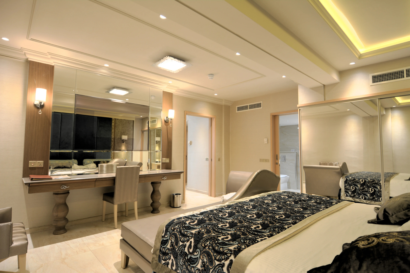 Adams Beach Hotel & Spa