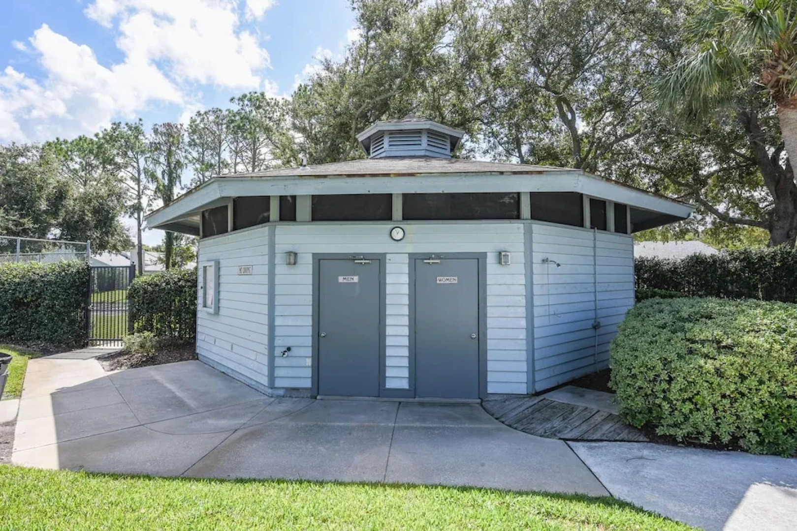 Latrium 2779 by Vtrips