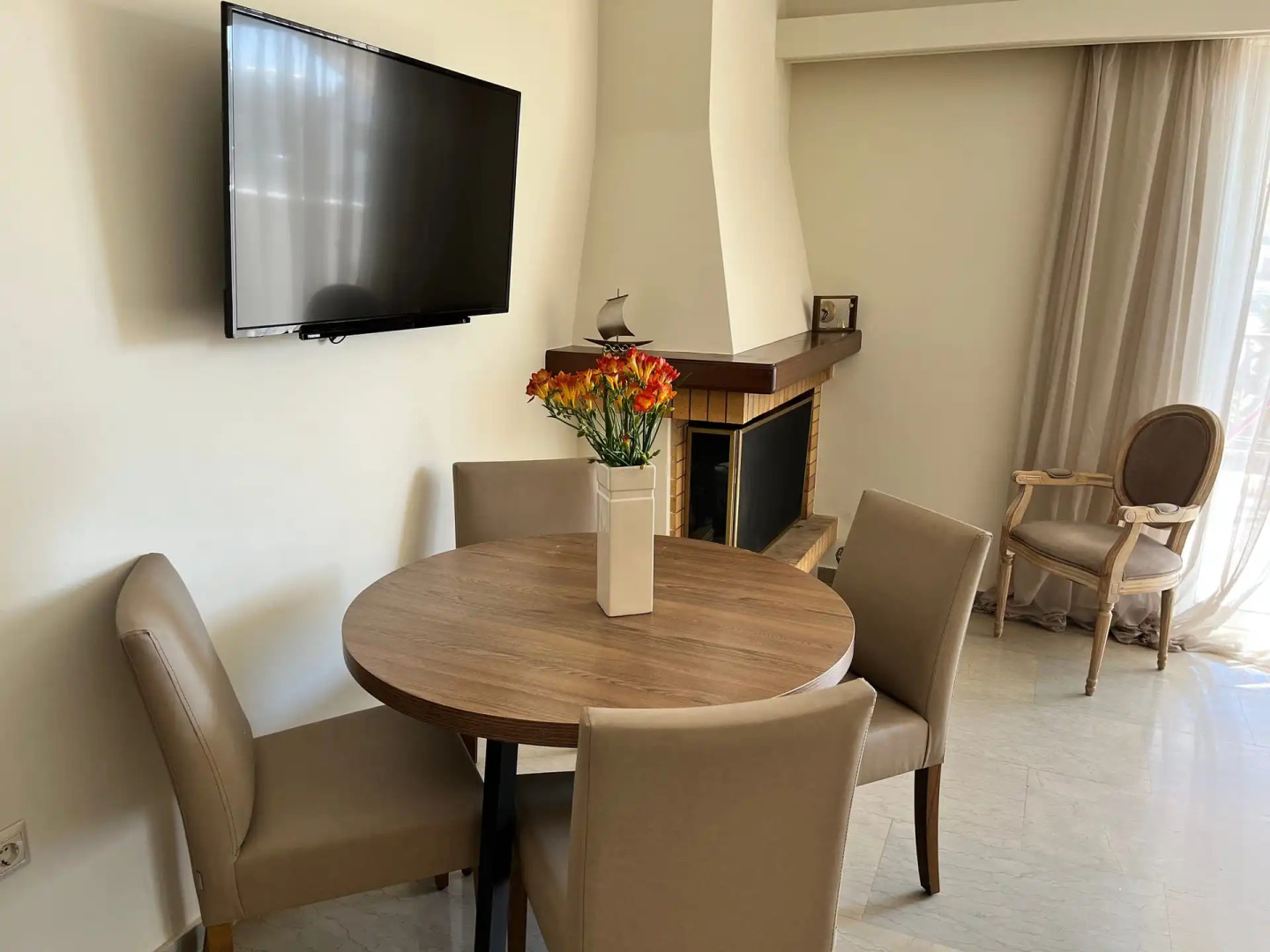 Penthouse Apartment and Studio