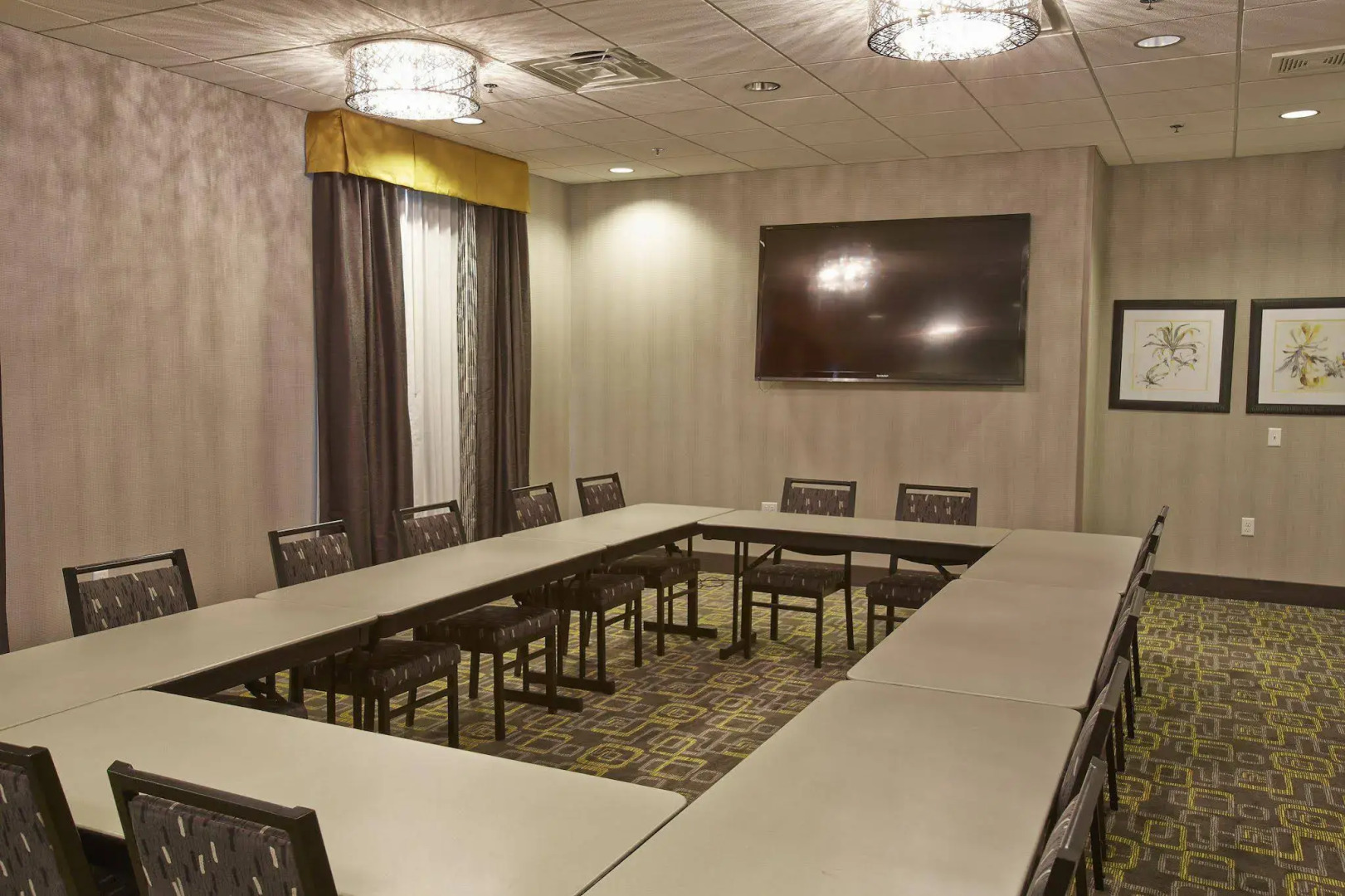 Holiday Inn Express & Suites Madison Central by IHG