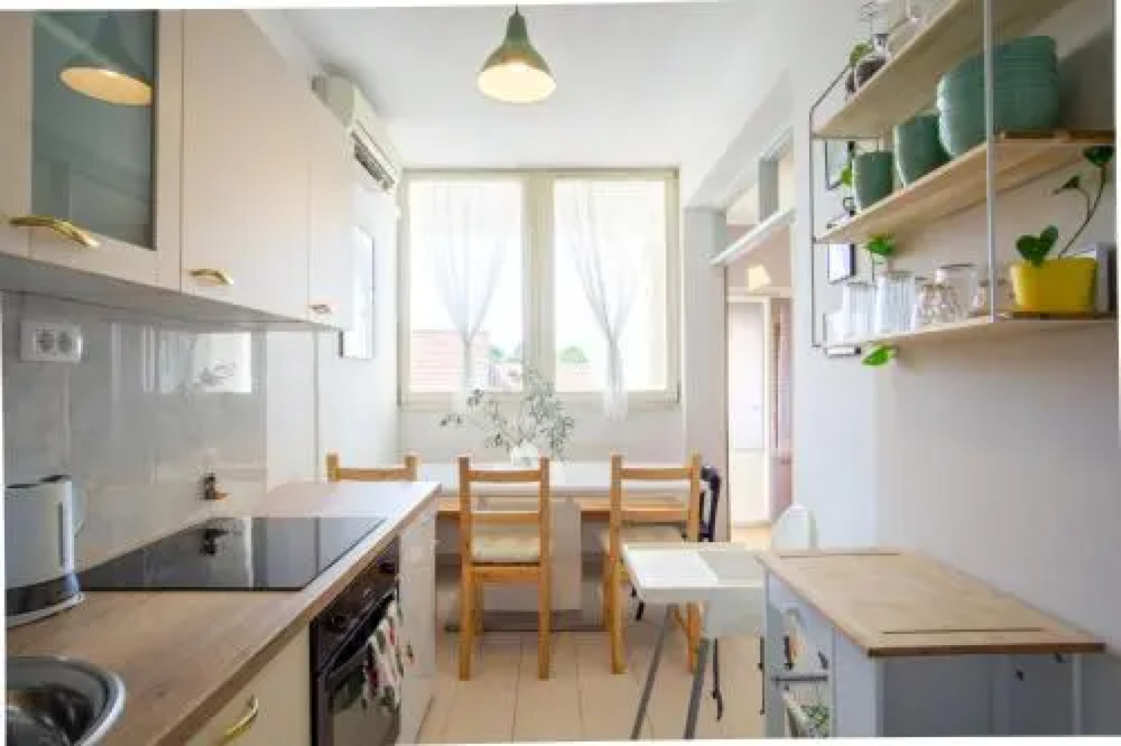 Spacious apartment by the sea 8+4