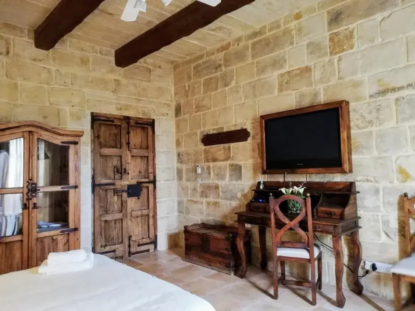 Village Knights Accommodation