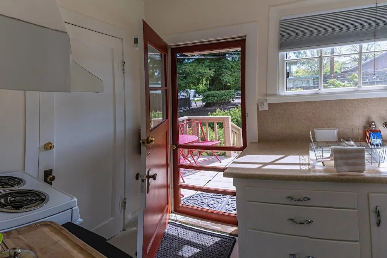 '1900' House and Cottage ~ Near OSF ~ Sleeps 10