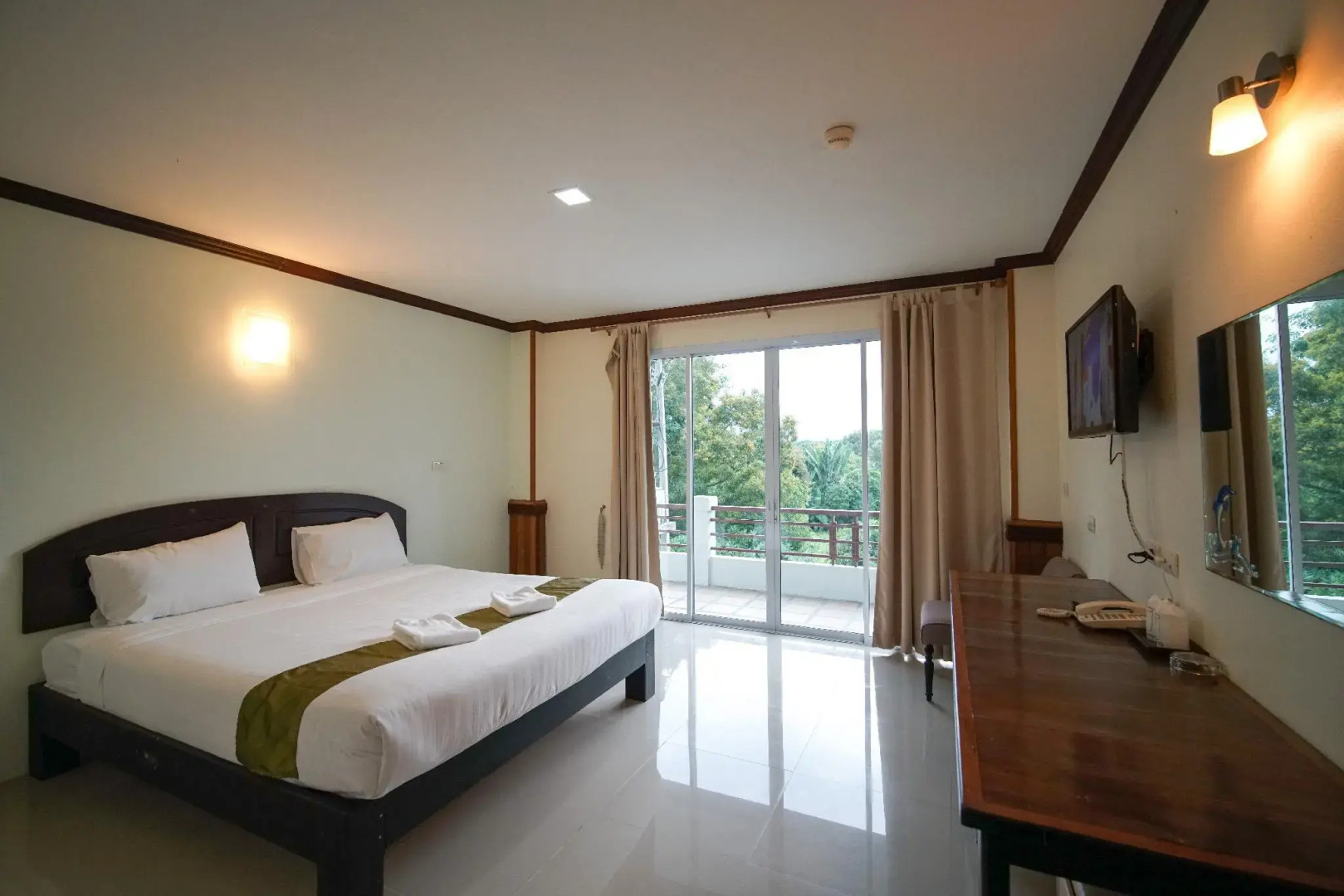 Sea Mountain Khanom Hotel