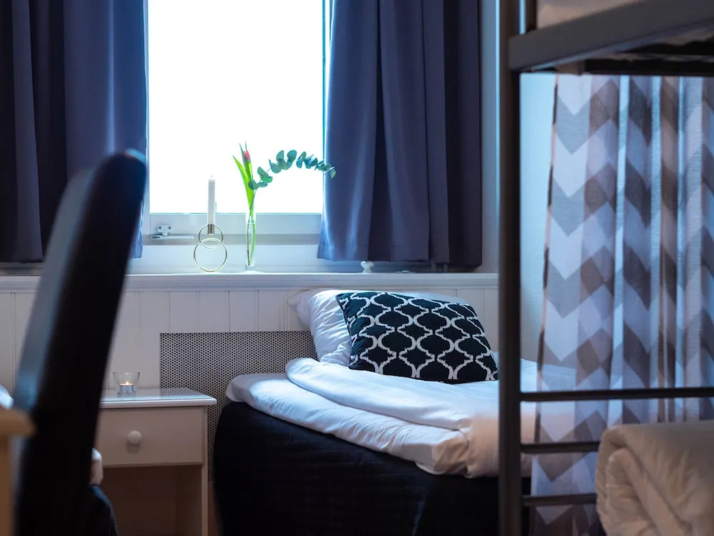 Björkbackens Karaktärshotellet - Stugby