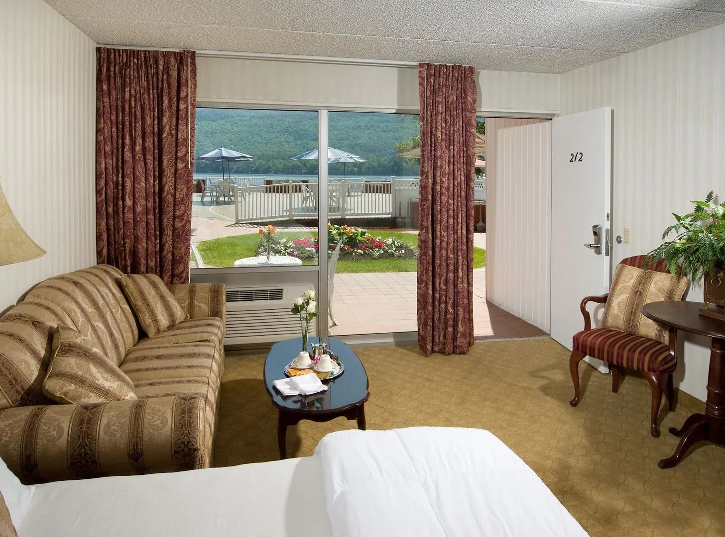 The Georgian Lakeside Resort